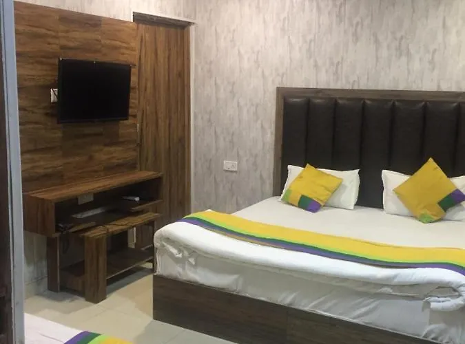 Fabhotel Dm Residency