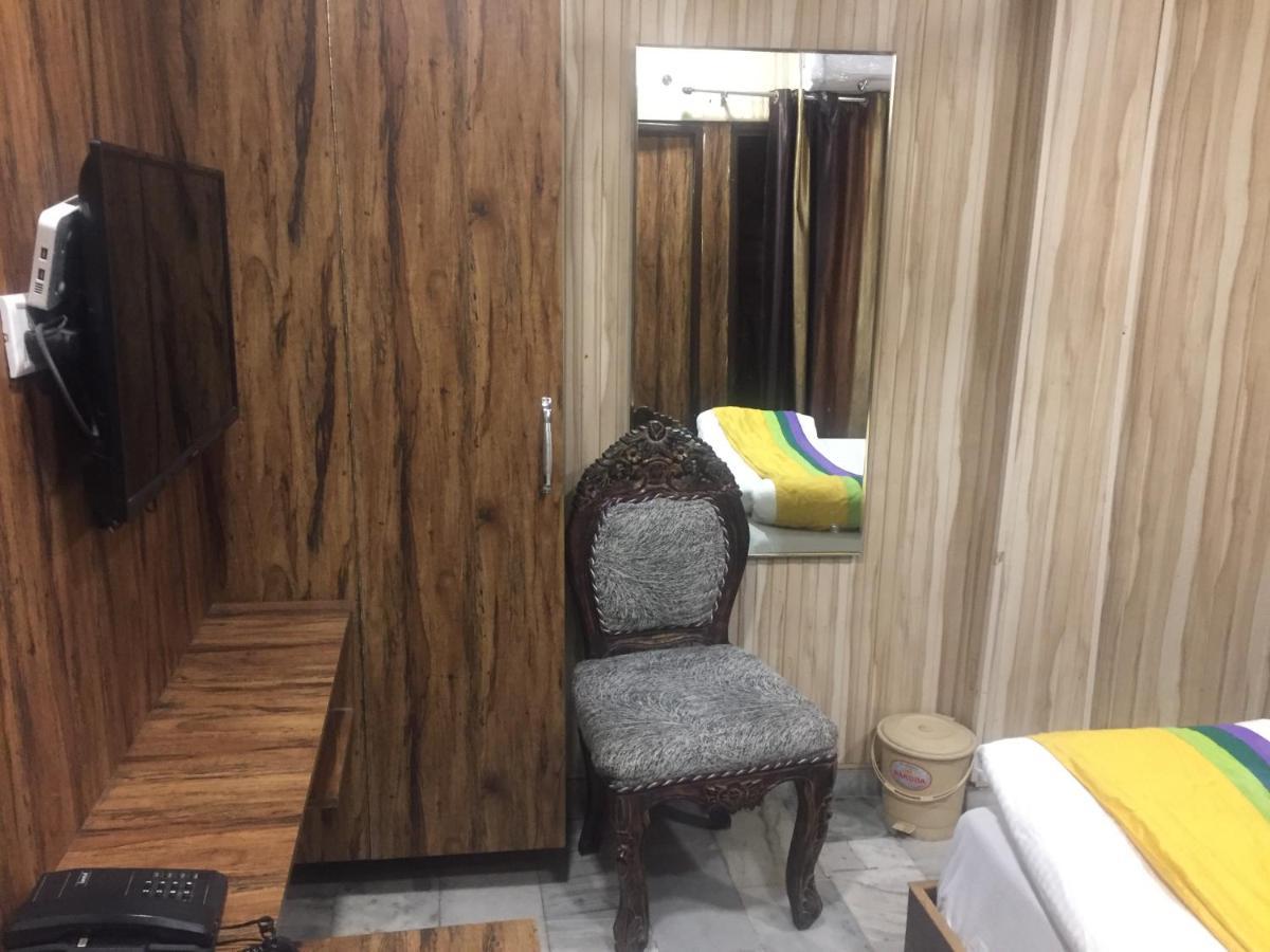 Hotel Fabhotel Dm Residency